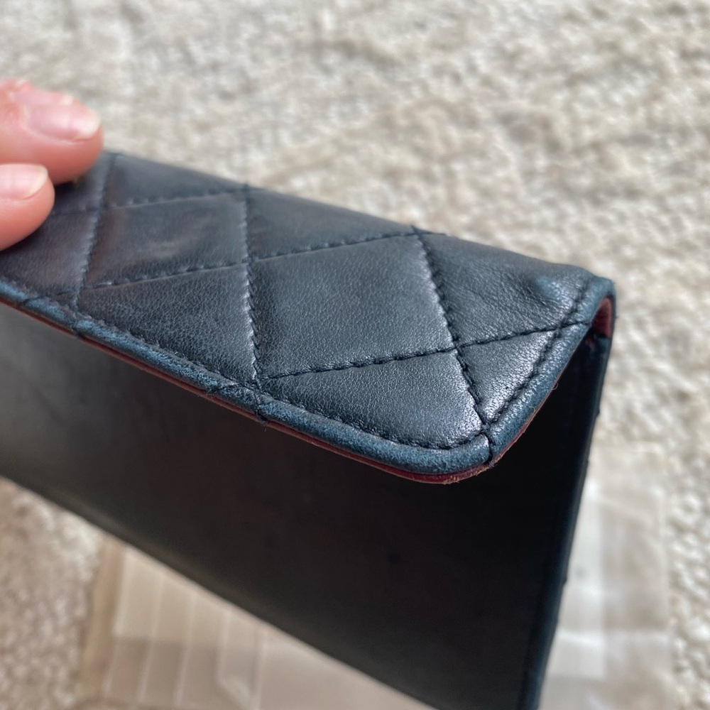 Vintage CHANEL Black Quilted Wallet with Gold Logo - Picture 16 of 16